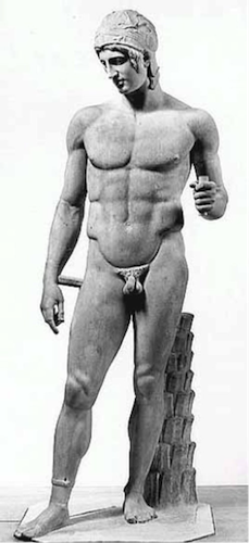 Antique sculpture representing ideal athleticism. 